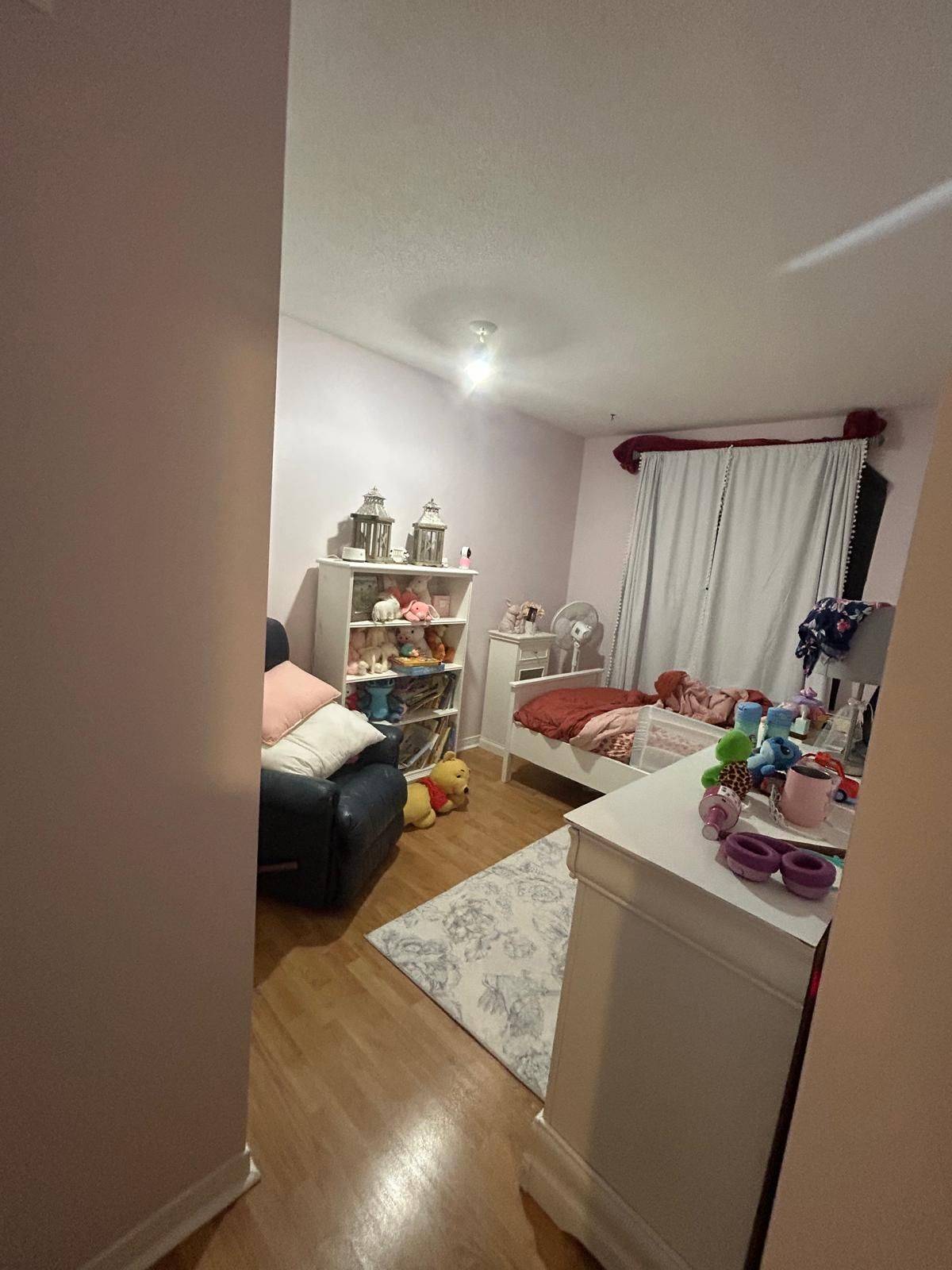 London North, ON N6G 5R9,1600 Mickleborough DR #27