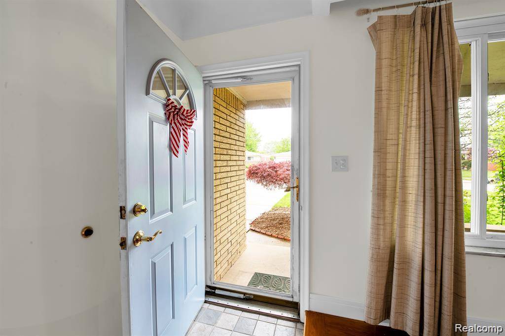 Warren, MI 48092,28314 James DR