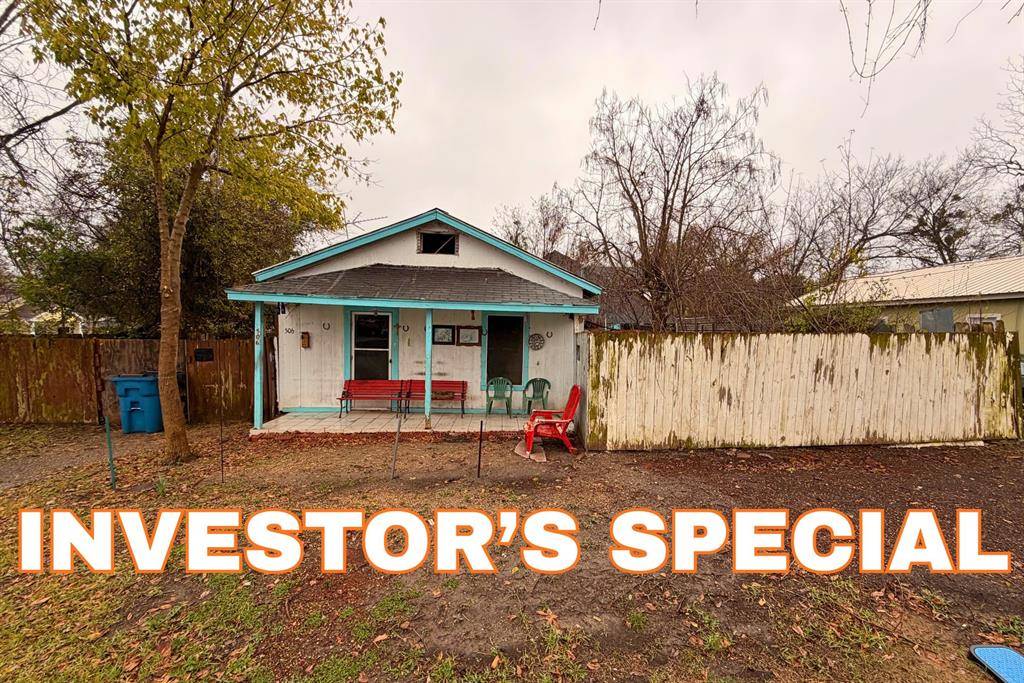 506 E 1st North Street, Kaufman, TX 75142