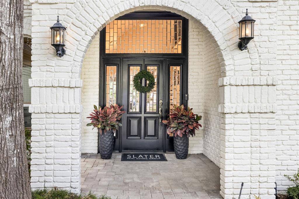 Dallas, TX 75243,9016 Green Oaks Circle