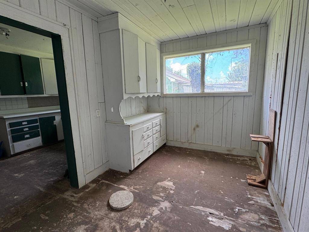 Paris, TX 75460,401 Pine Bluff Street