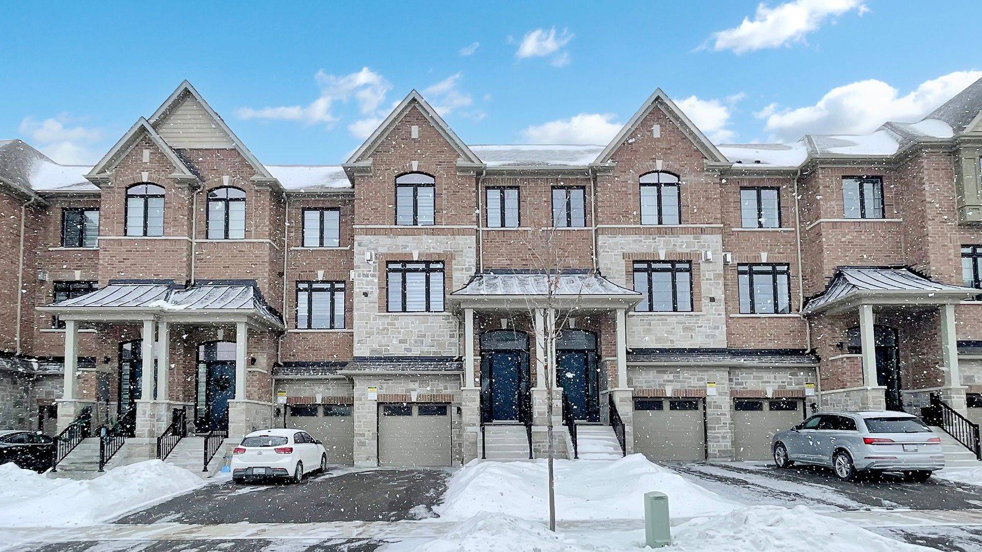 Whitby, ON L1P 0L7,7 Elkington CRES #Upper