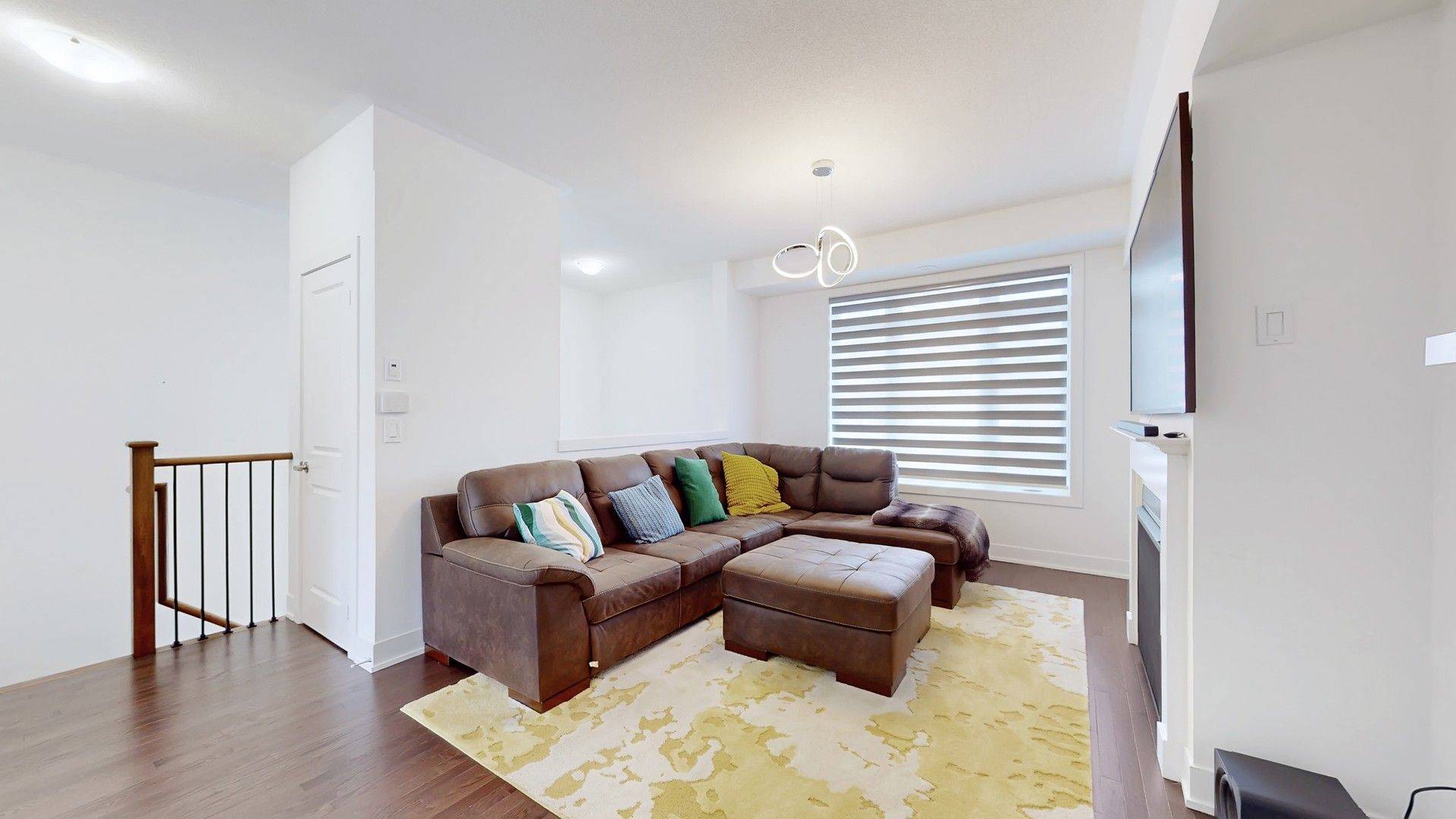 Whitby, ON L1P 0L7,7 Elkington CRES #Upper