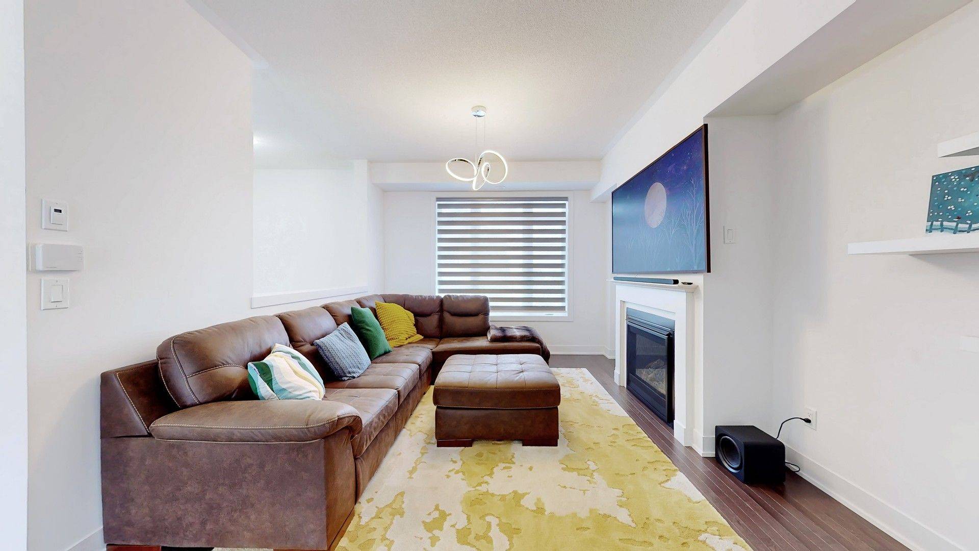 Whitby, ON L1P 0L7,7 Elkington CRES #Upper