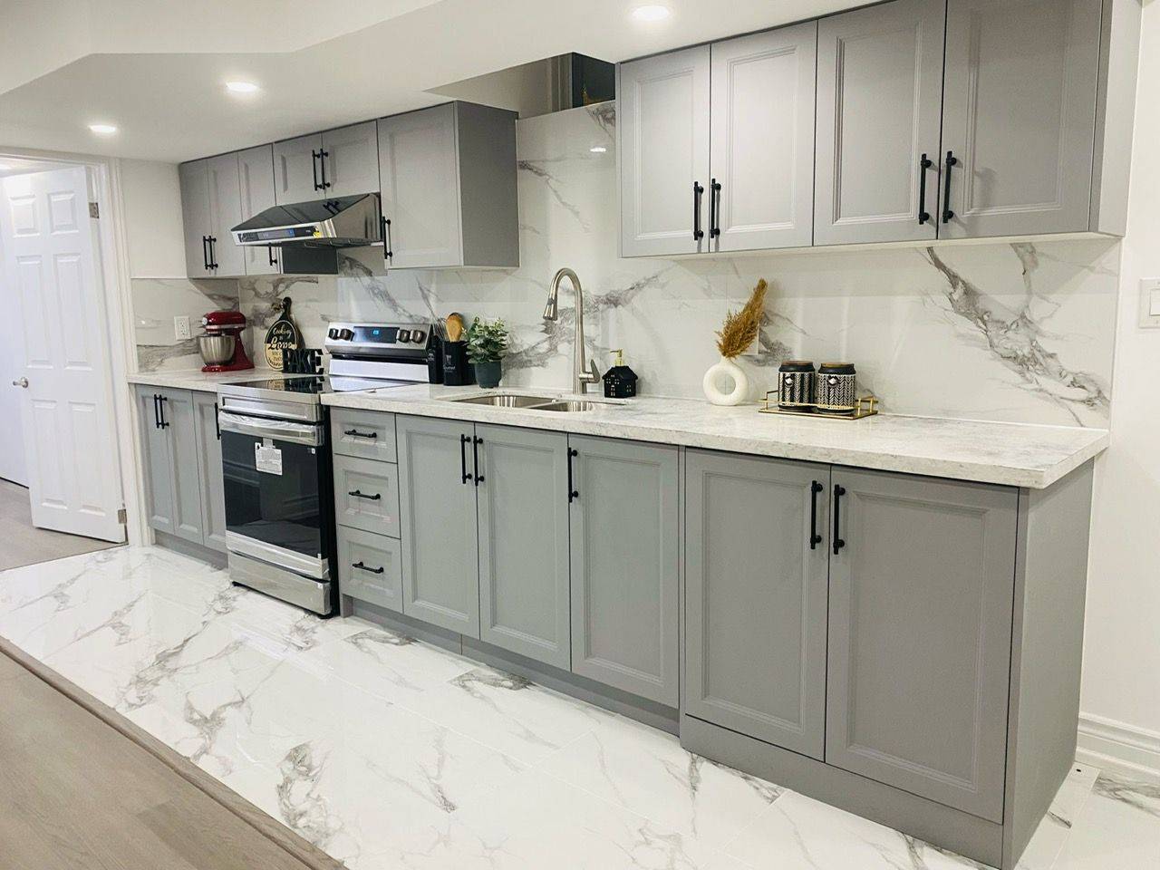 Whitby, ON L1P 0B7,8 Wimbledon CT