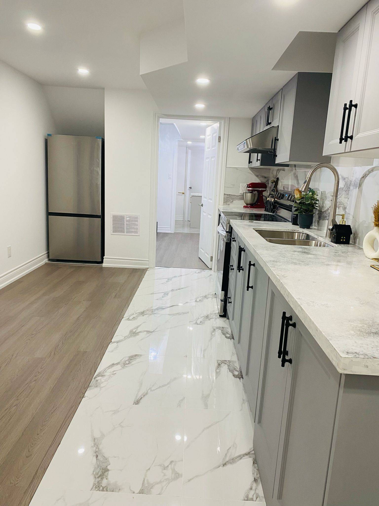 Whitby, ON L1P 0B7,8 Wimbledon CT