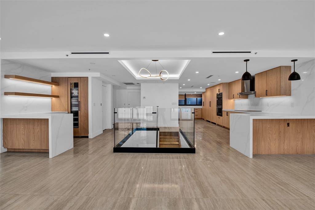 Miami, FL 33131,520 E Brickell Key Dr Unit BH25 #BH25