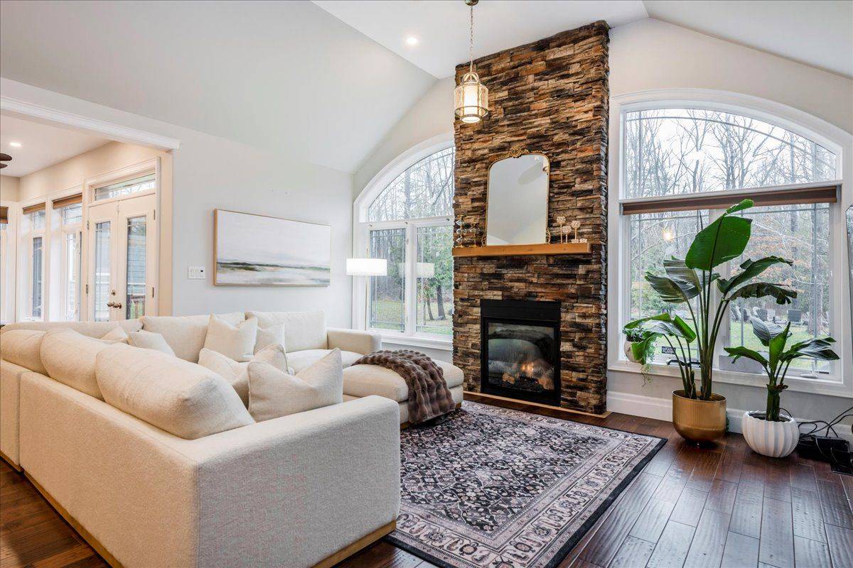 Innisfil, ON L9S 2Y8,3500 Crescent Harbour RD