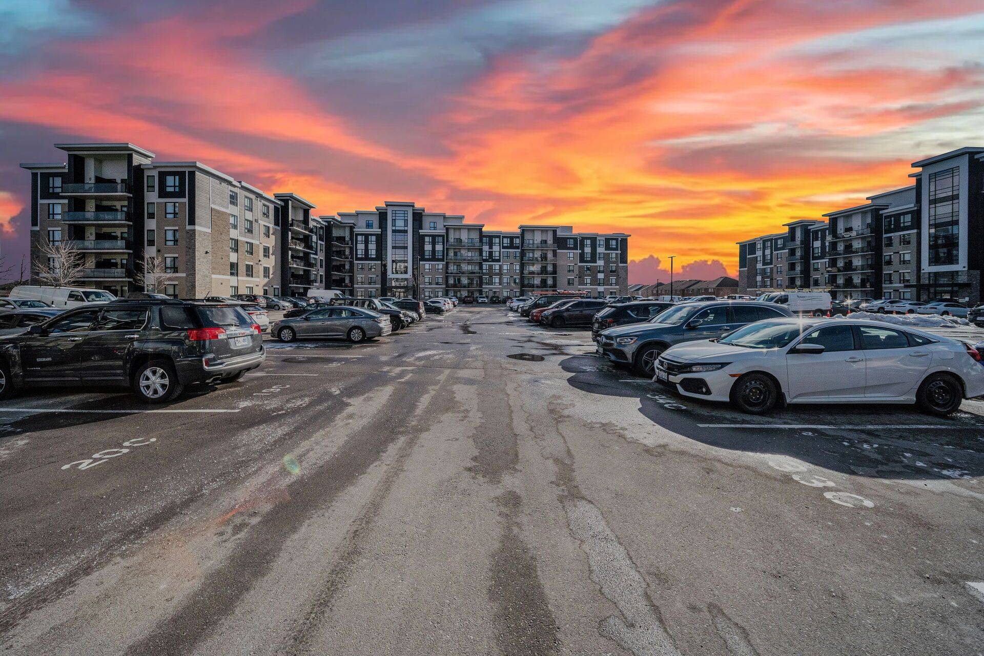 Milton, ON L9T 9A7,640 Sauve ST #420