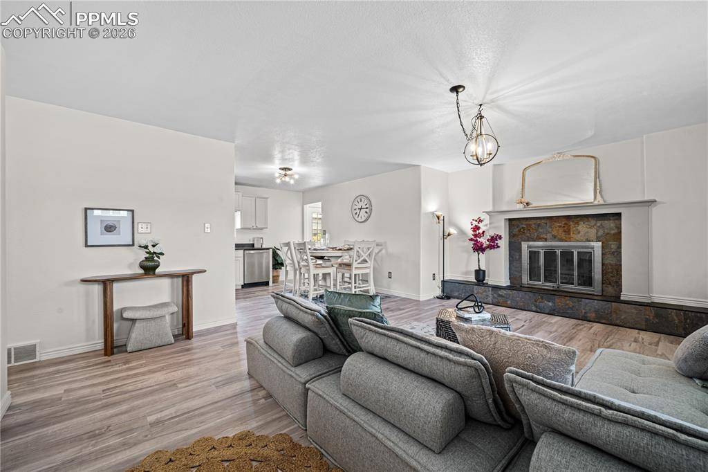 Pueblo, CO 81001,911 Candytuft BLVD