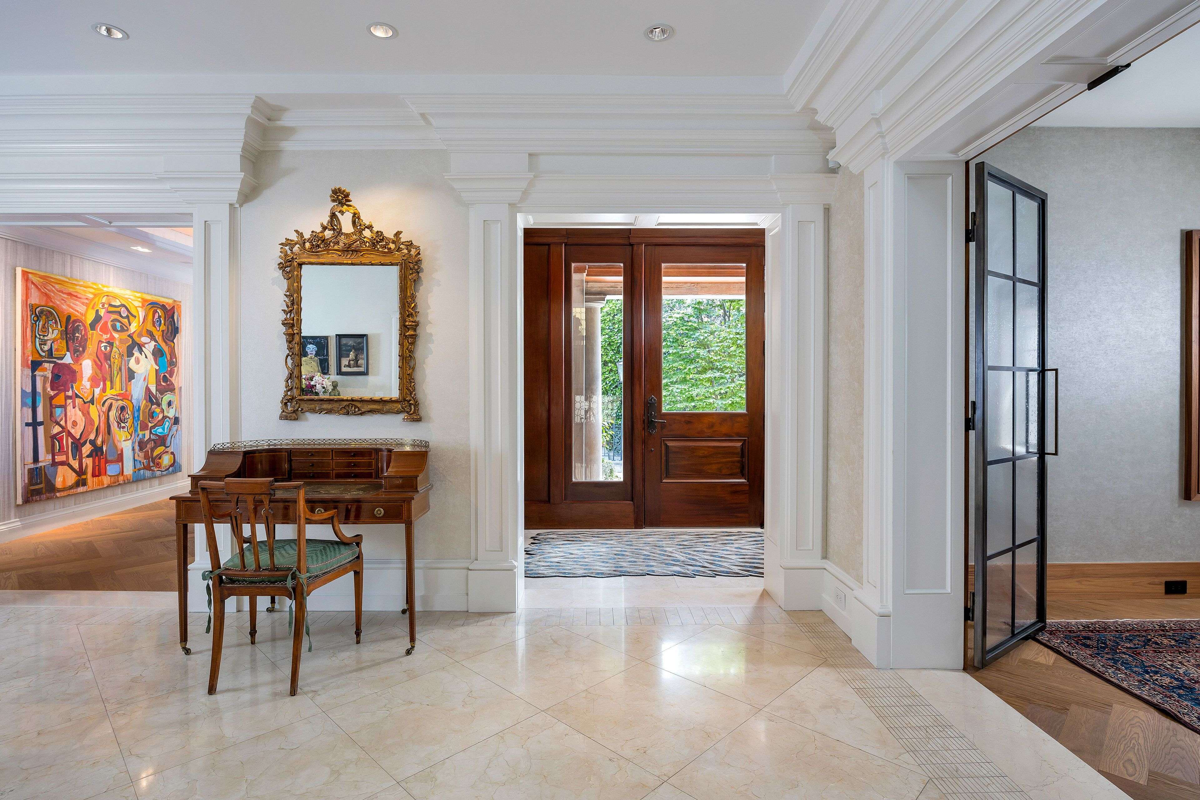 5 Thornwood RD, Toronto C09, ON M4W 2R8