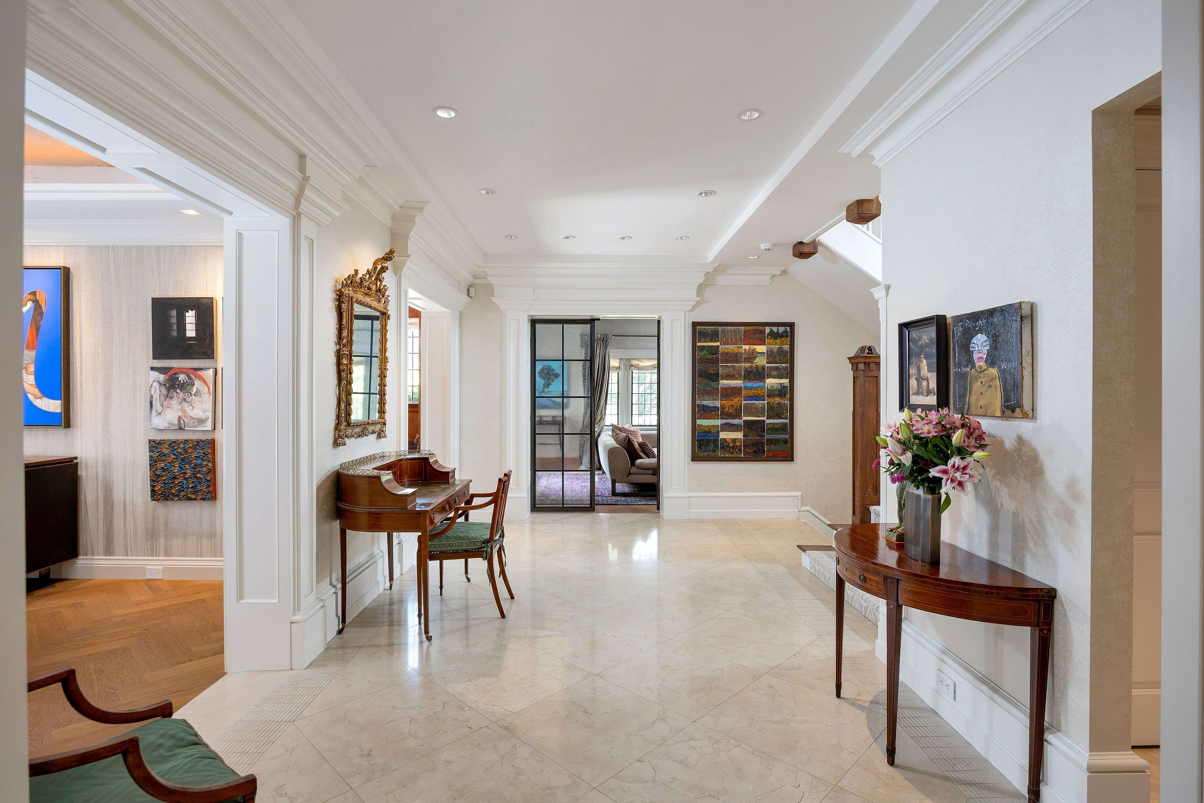 5 Thornwood RD, Toronto C09, ON M4W 2R8