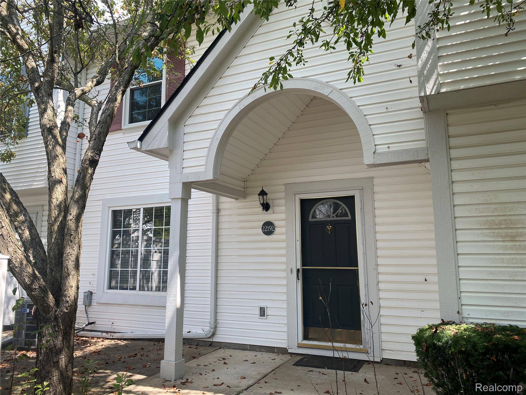 22192 Cape Cod Way, Farmington Hills, MI 48336