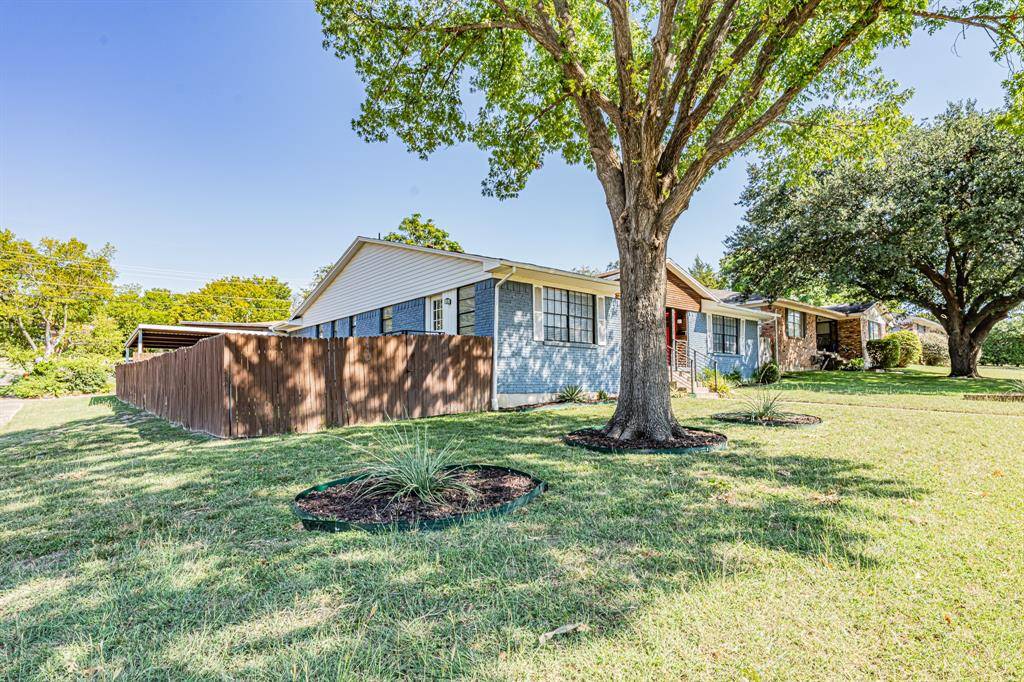 Dallas, TX 75218,10803 Lake Gardens Drive