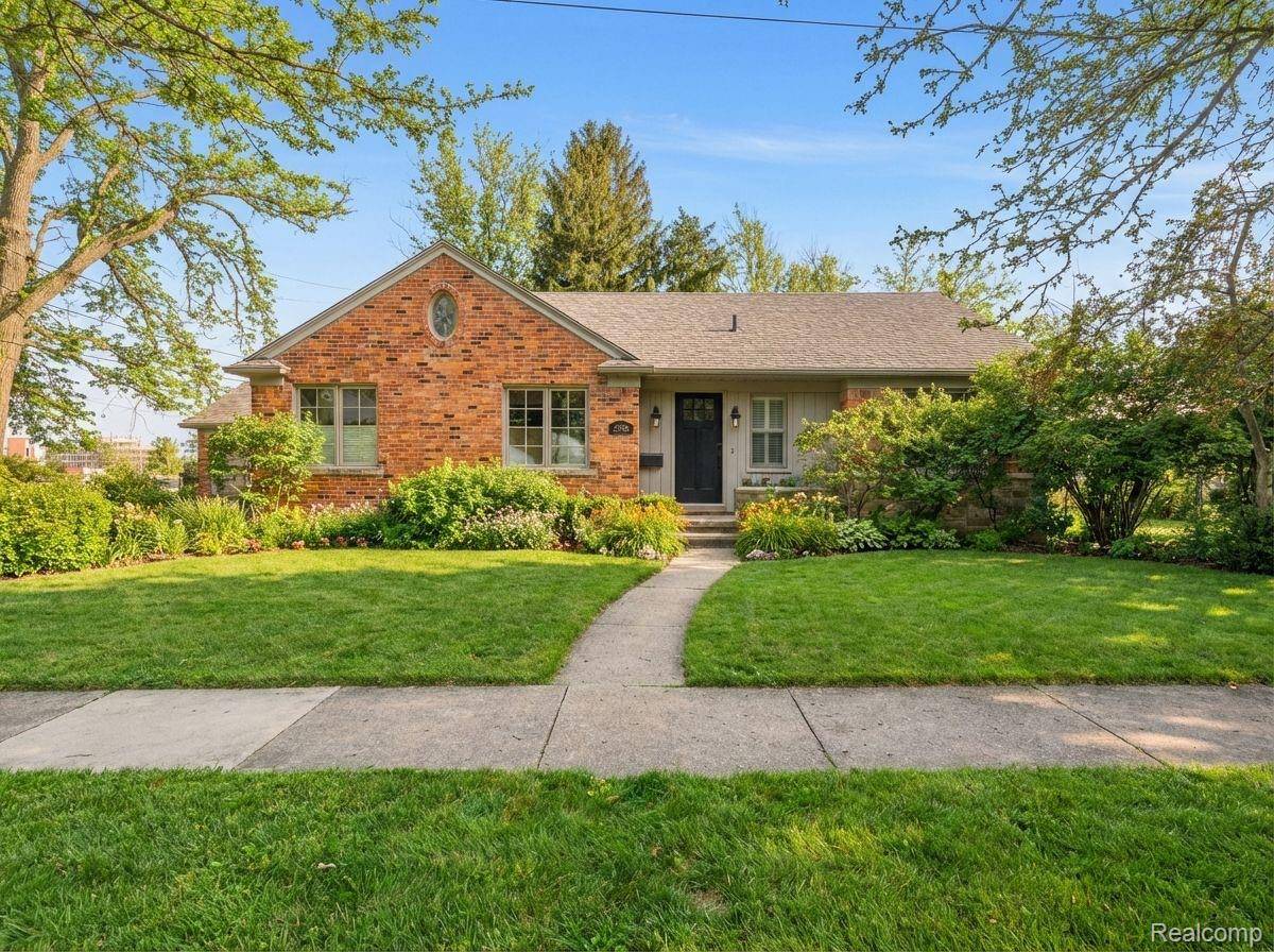 Dearborn, MI 48124,23573 Fordson DR