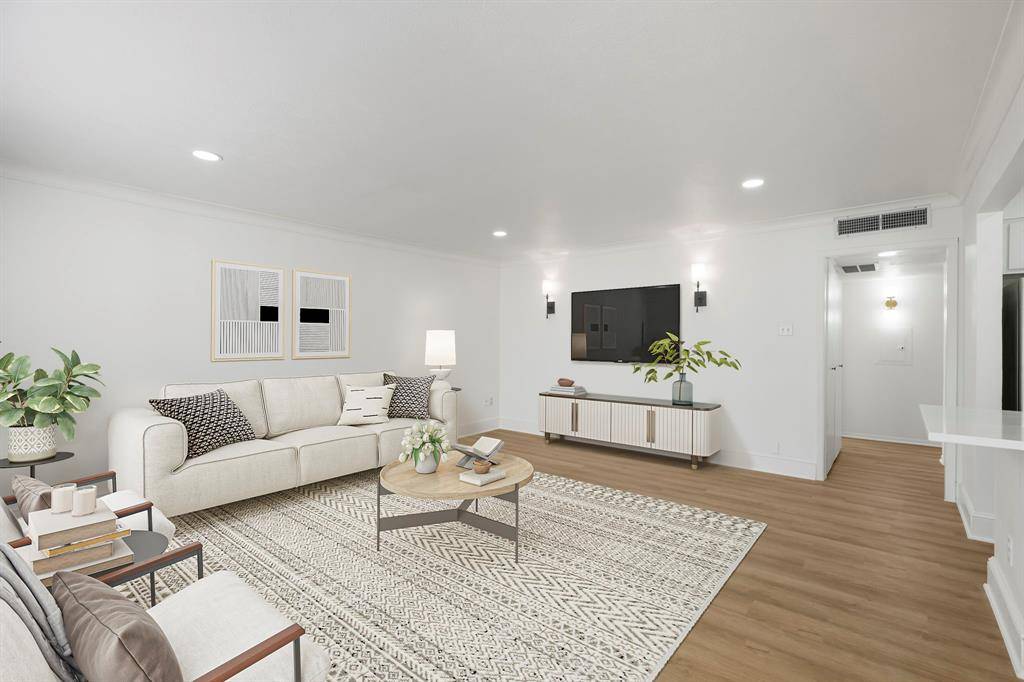 Dallas, TX 75206,5917 E University Boulevard #215