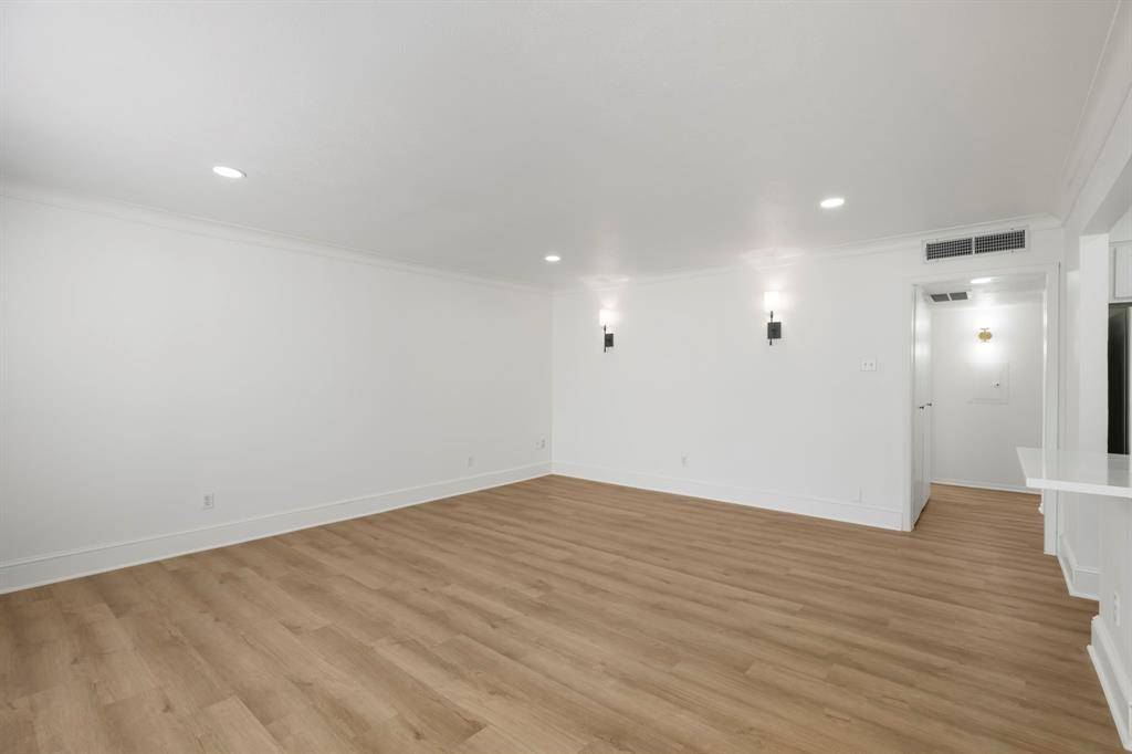 Dallas, TX 75206,5917 E University Boulevard #215