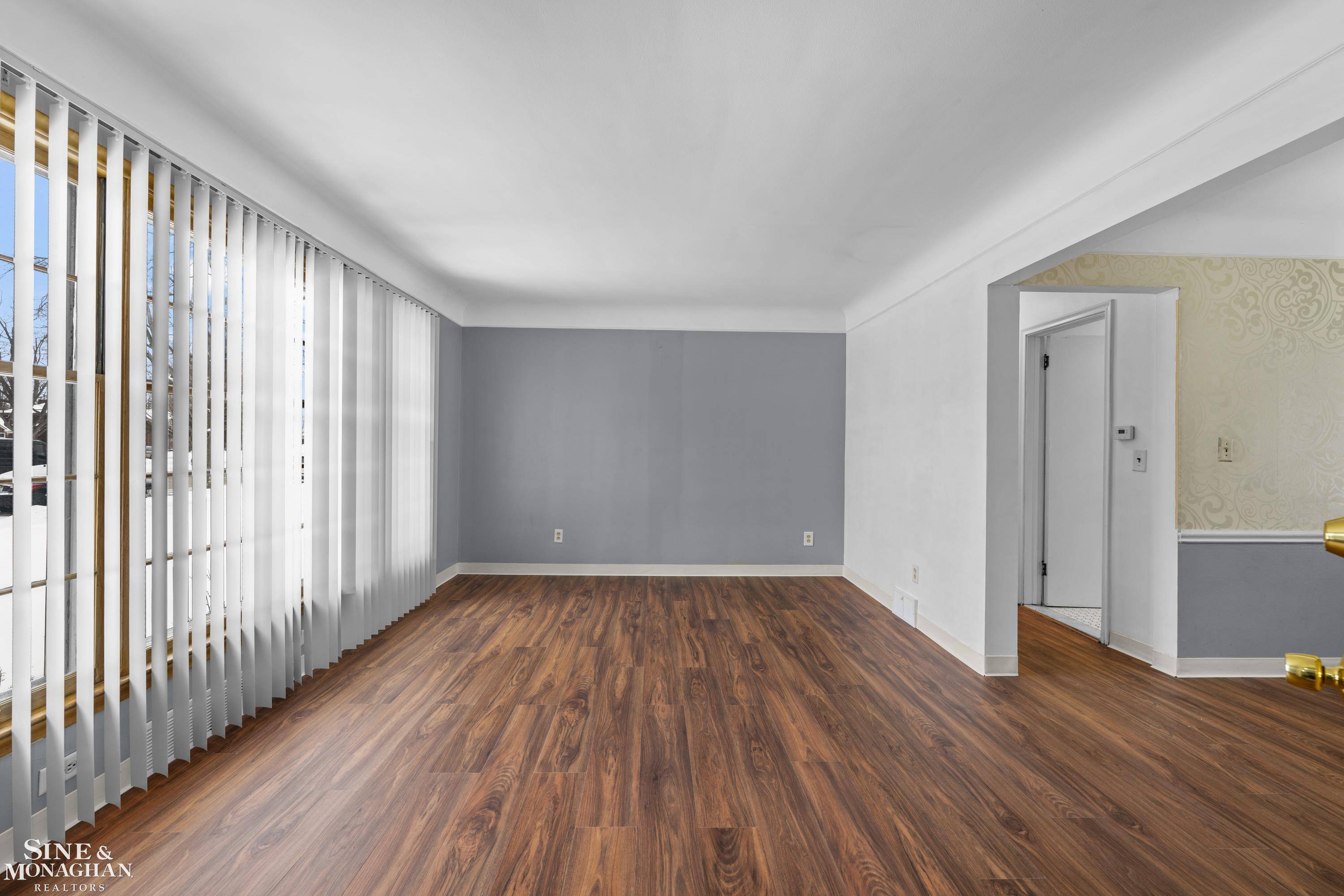 Grosse Pointe Woods, MI 48236,2037 Vernier RD