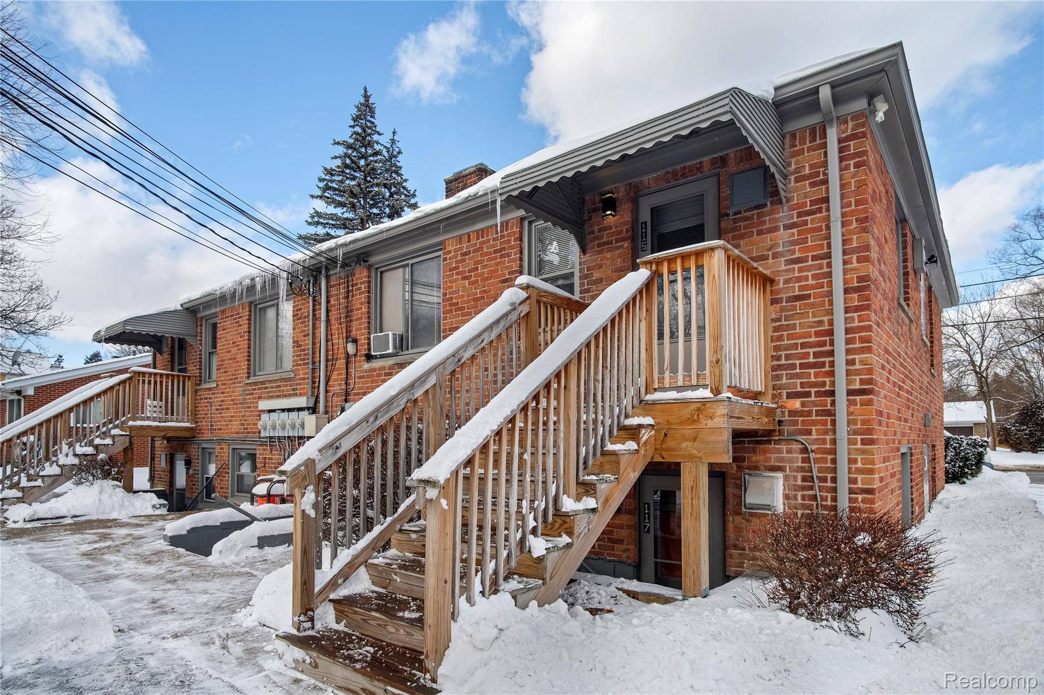 Royal Oak, MI 48073,115 W 13 Mile RD