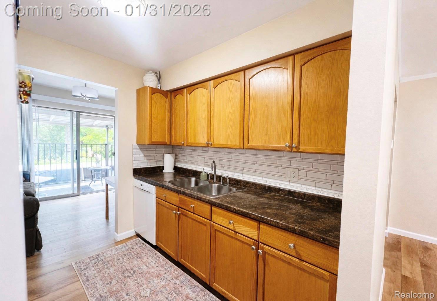 Warren, MI 48092,28130 Universal DR