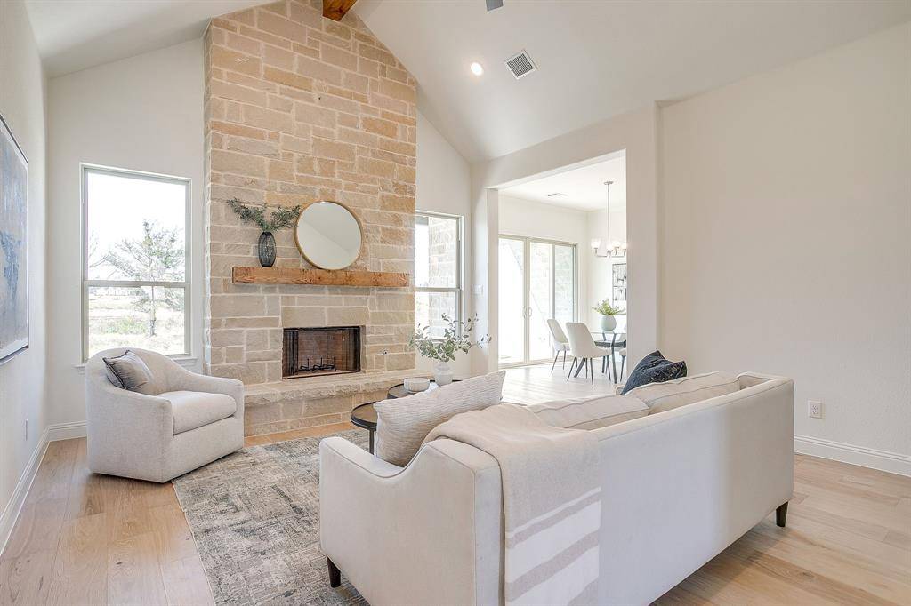 Azle, TX 76020,324 Slimp Bluff