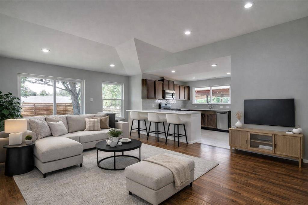 Dallas, TX 75243,9036 Clearwater