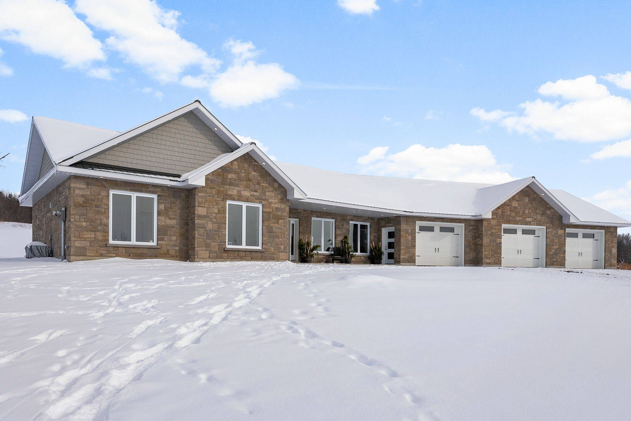 346 Foresters Falls RD, Whitewater Region, ON K0J 1K0