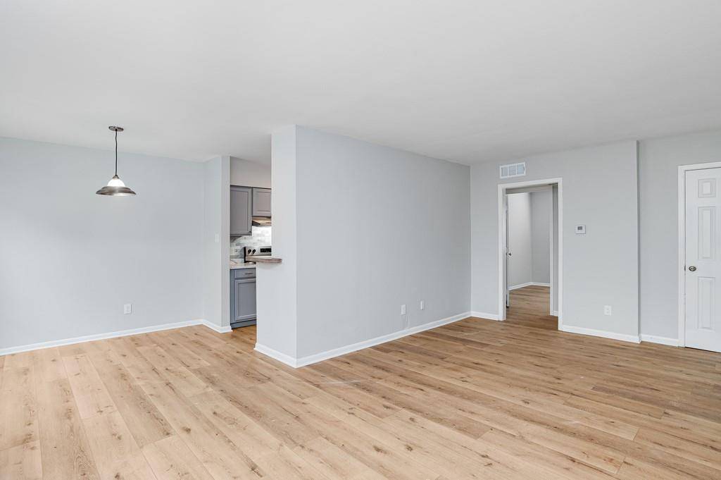 Shreveport, LA 71106,7000 Creswell Road #117