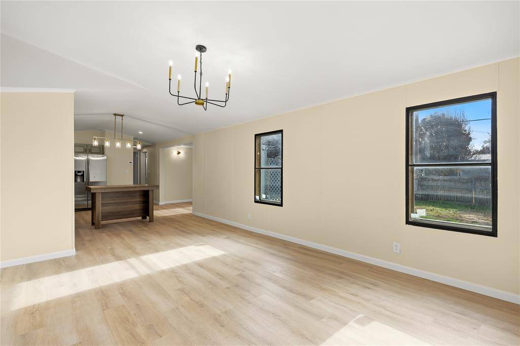 Granbury, TX 76049,821 Flamingo Road