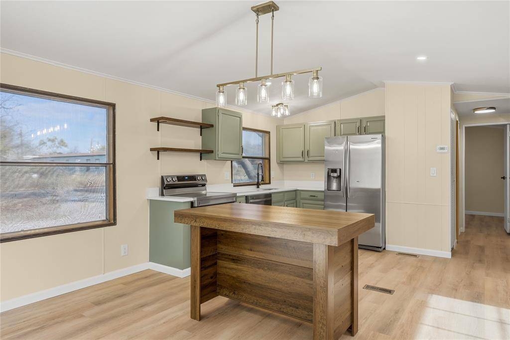 Granbury, TX 76049,821 Flamingo Road