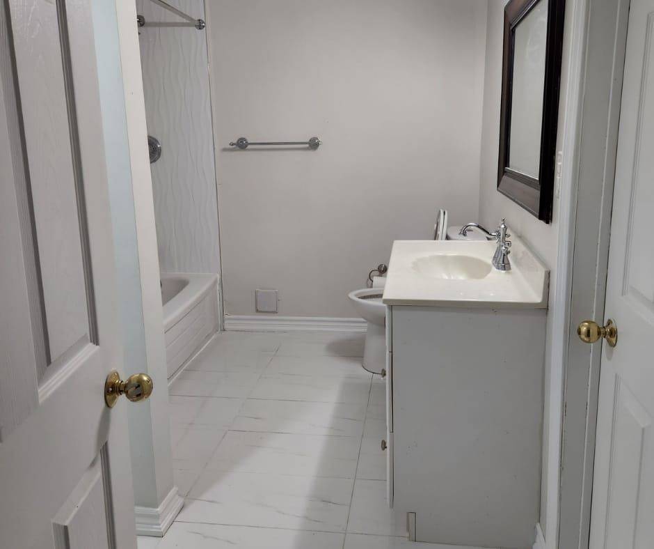 Brampton, ON L6Z 3M4,5 Inder Heights DR