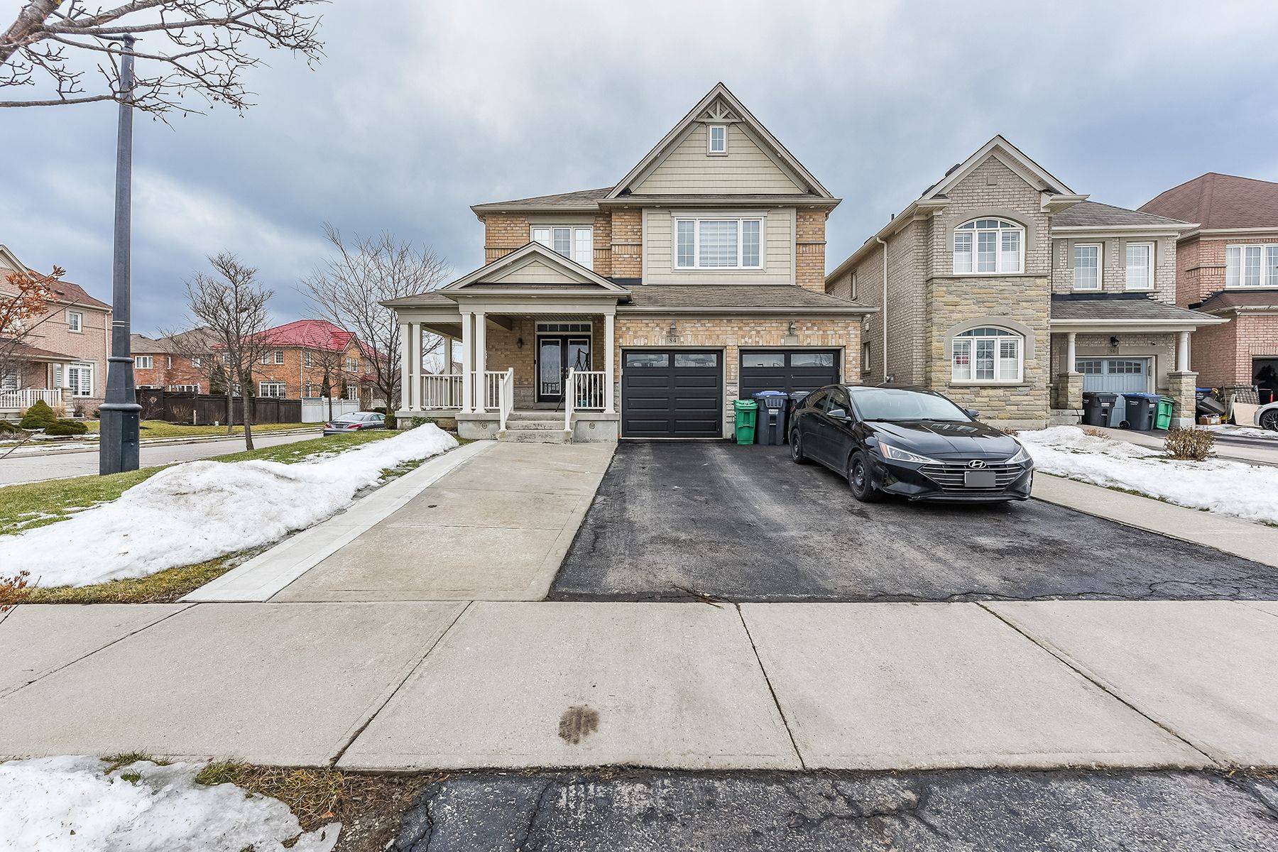 Brampton, ON L6P 3P4,84 Lightcatcher CIR #BSMT
