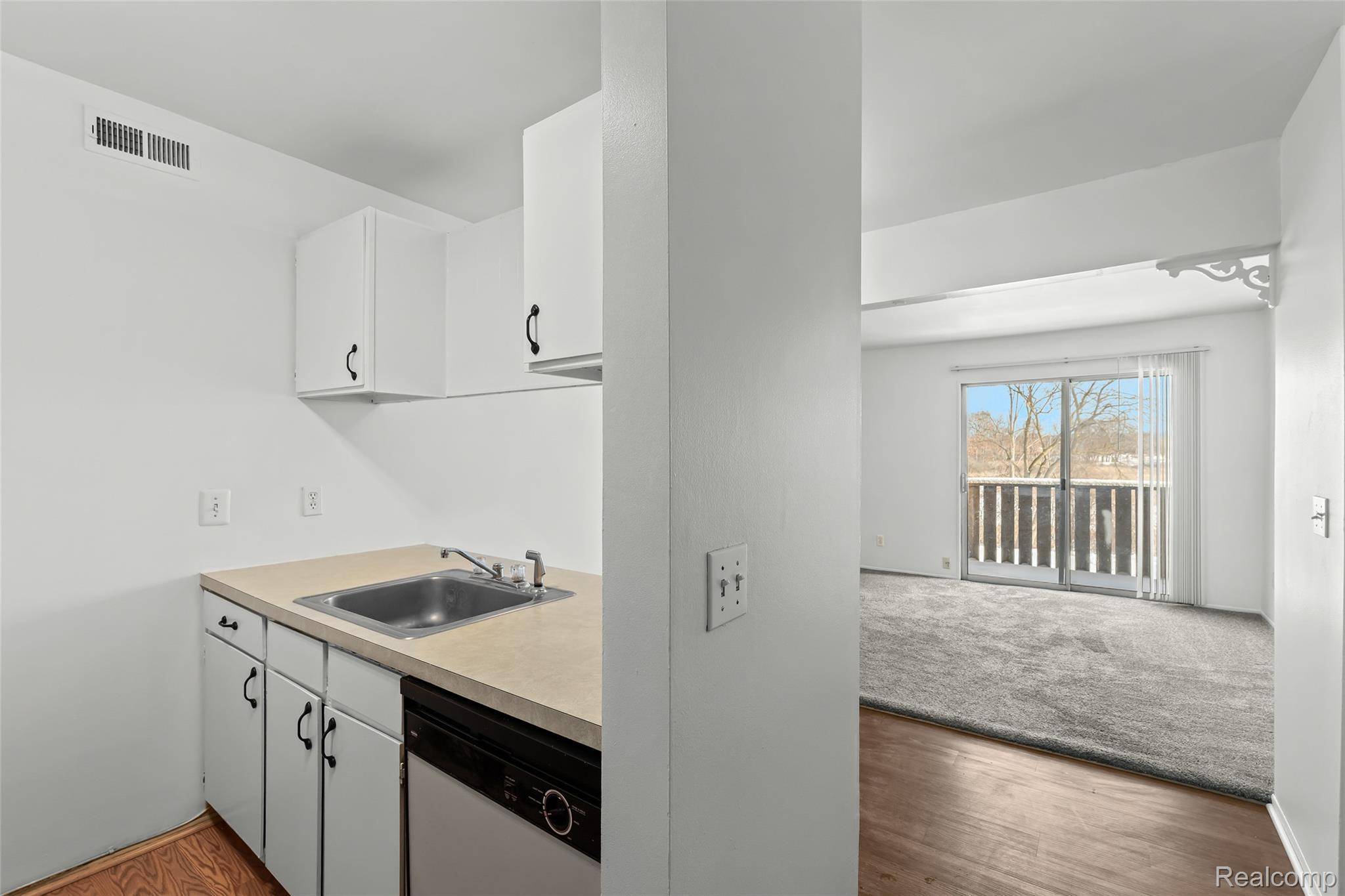 Brighton, MI 48116,8709 Candlewood TRL #5