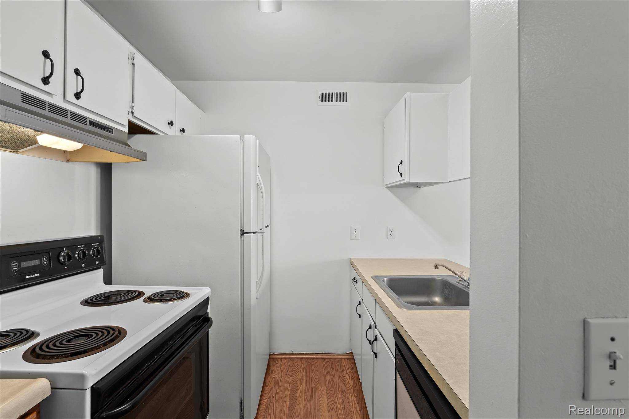 Brighton, MI 48116,8709 Candlewood TRL #5