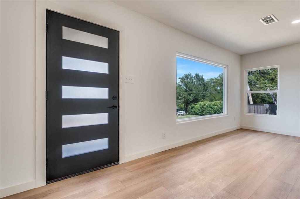 Dallas, TX 75211,3134 W Jefferson Boulevard