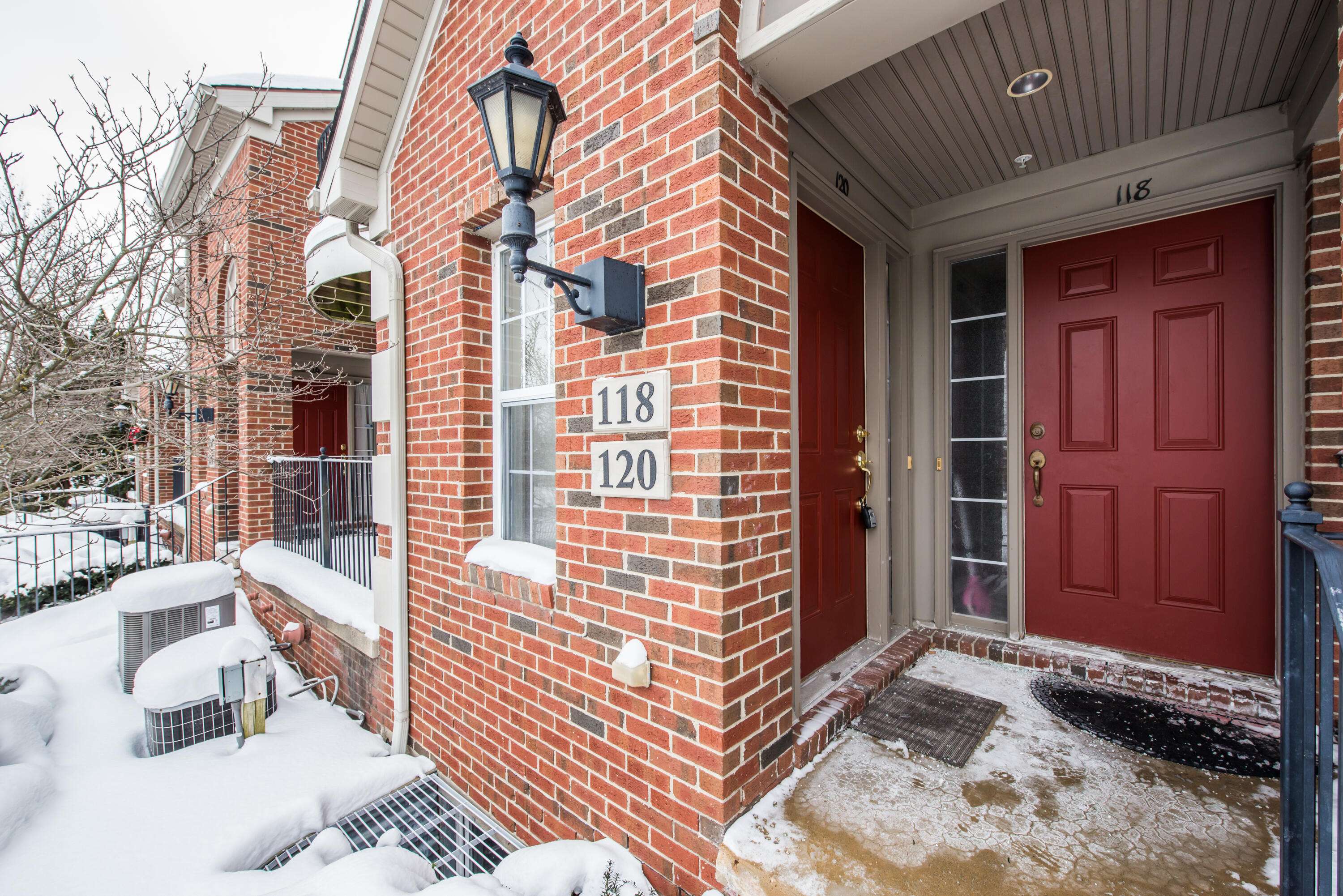 Ann Arbor, MI 48103,120 W Oakbrook DR