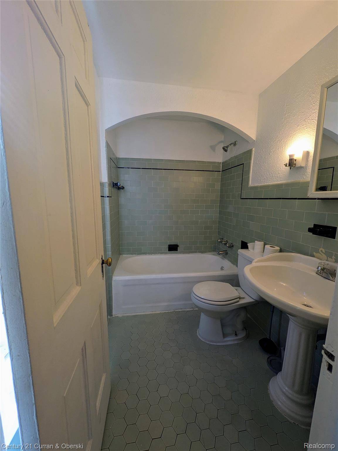 Detroit, MI 48235,18668 Steel ST