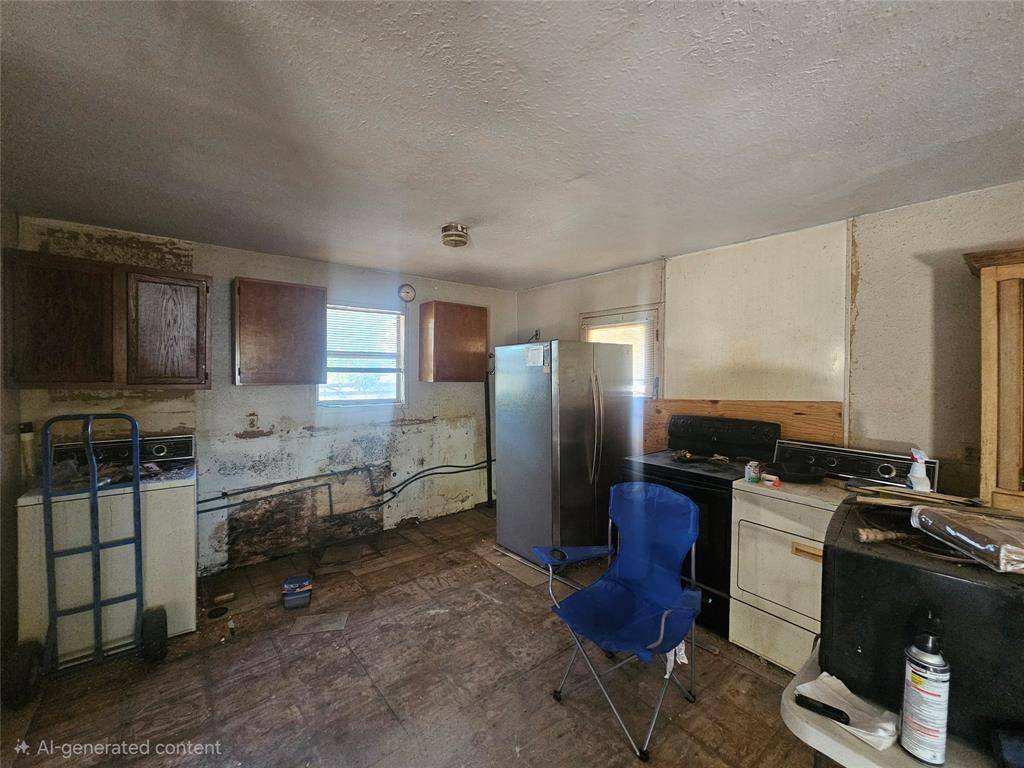 1008 N 6th Street, Bangs, TX 76823