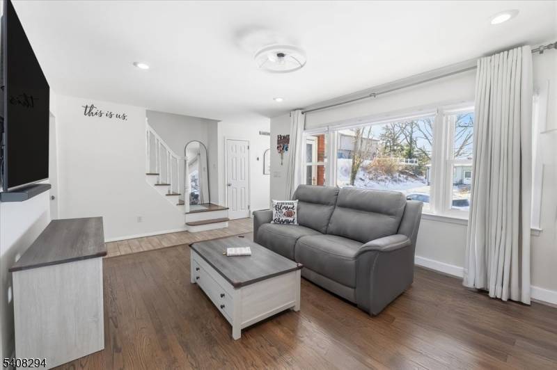 Clifton City, NJ 07012,7 Chaplin Ct