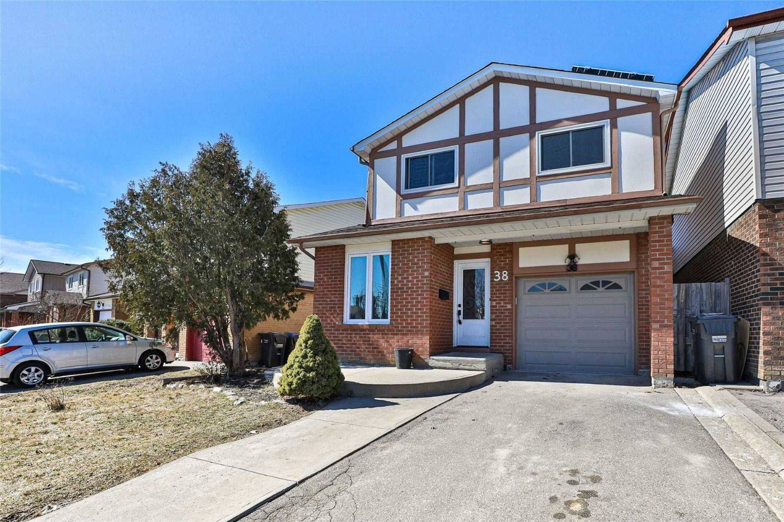 Brampton, ON L6V 3T2,38 Winterfold DR