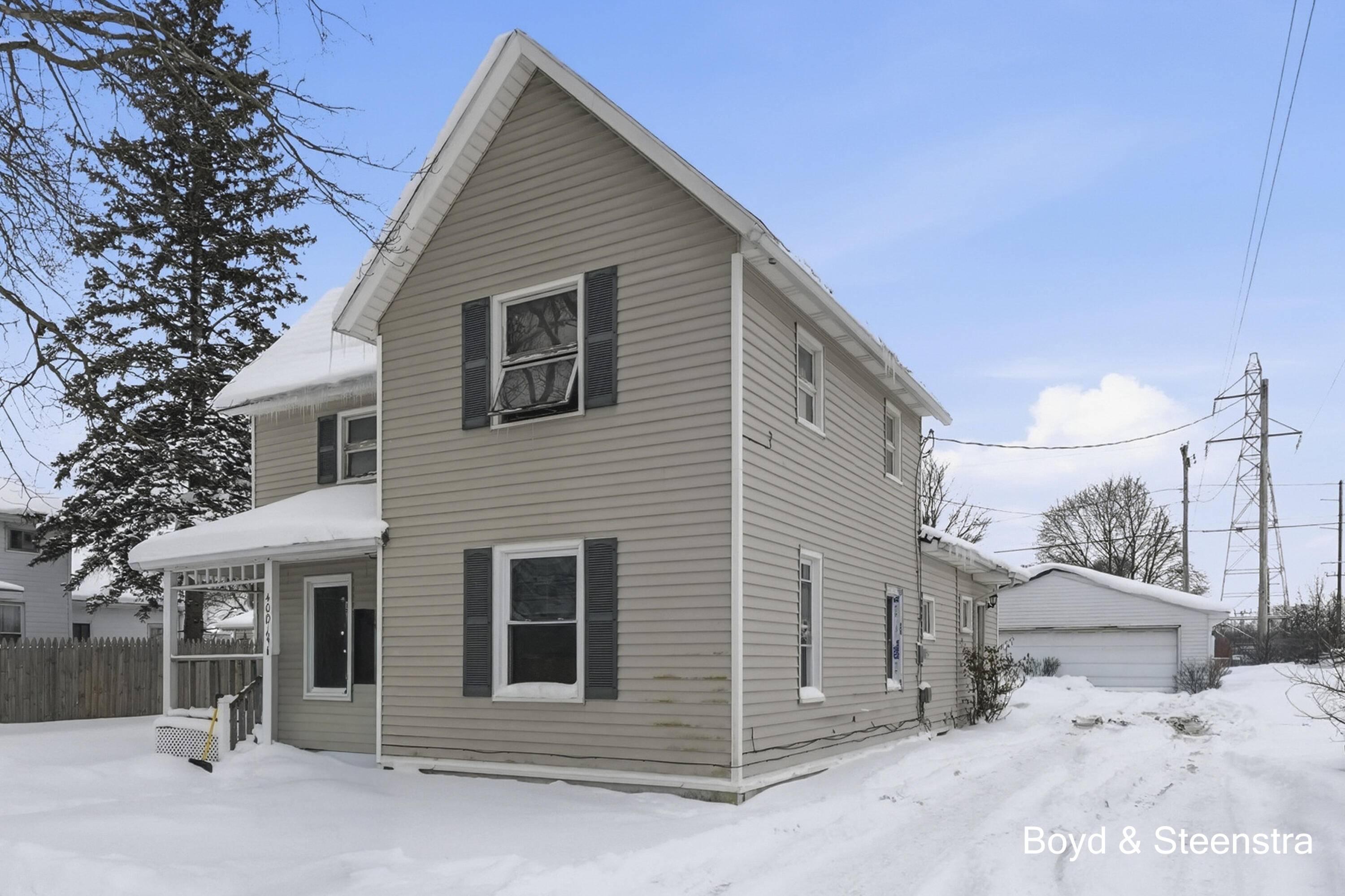 Wayland, MI 49348,409 W Maple ST