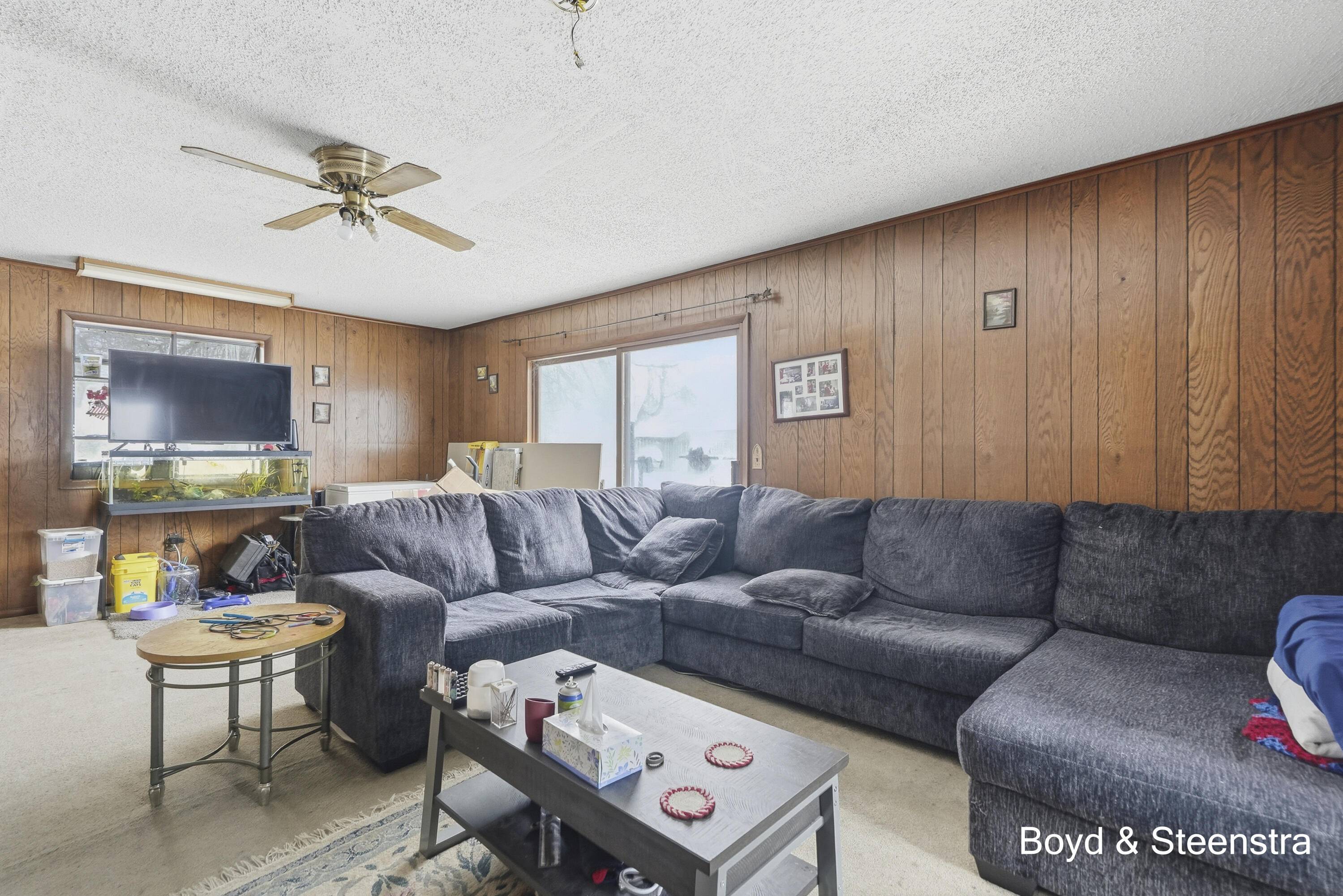 Wayland, MI 49348,409 W Maple ST