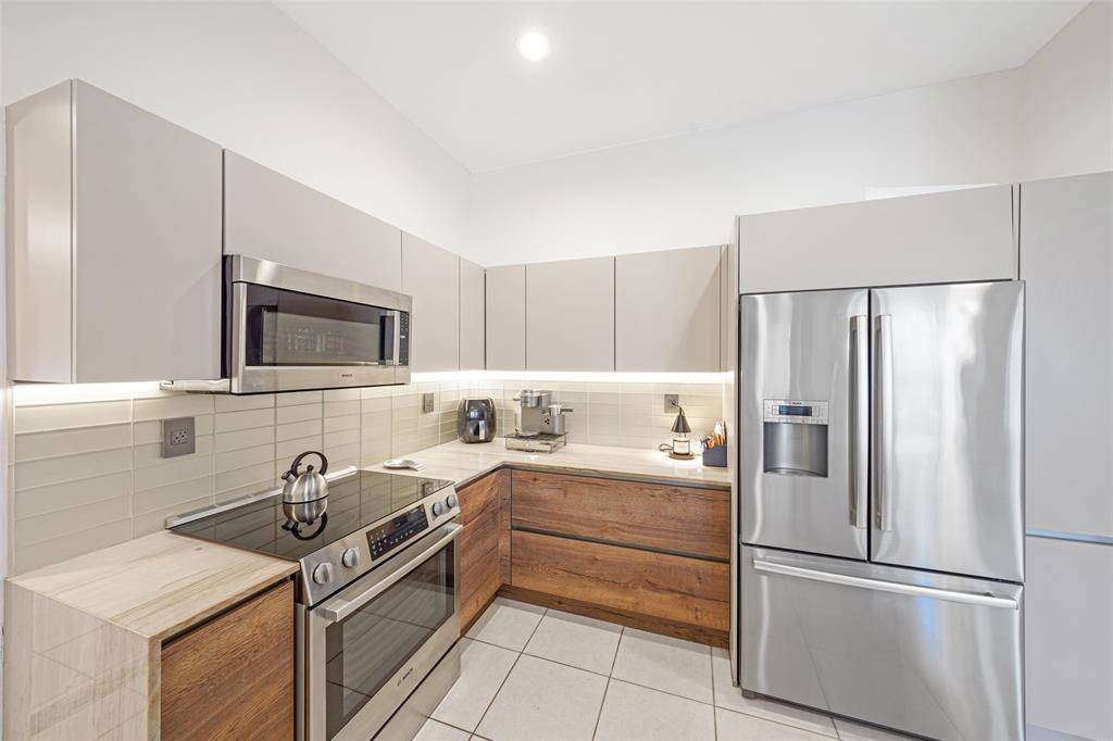 Pembroke Pines, FL 33028,16778 NW 8th St