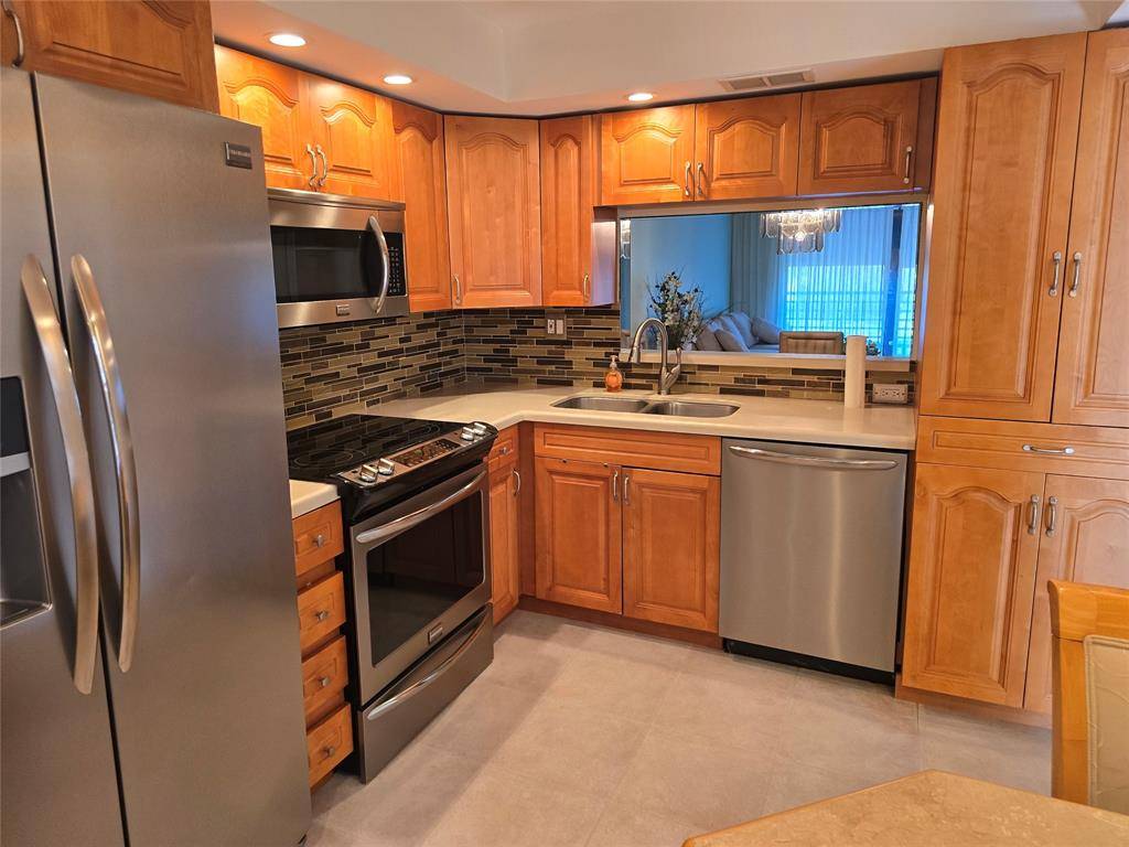 Pembroke Pines, FL 33026,Address not disclosed