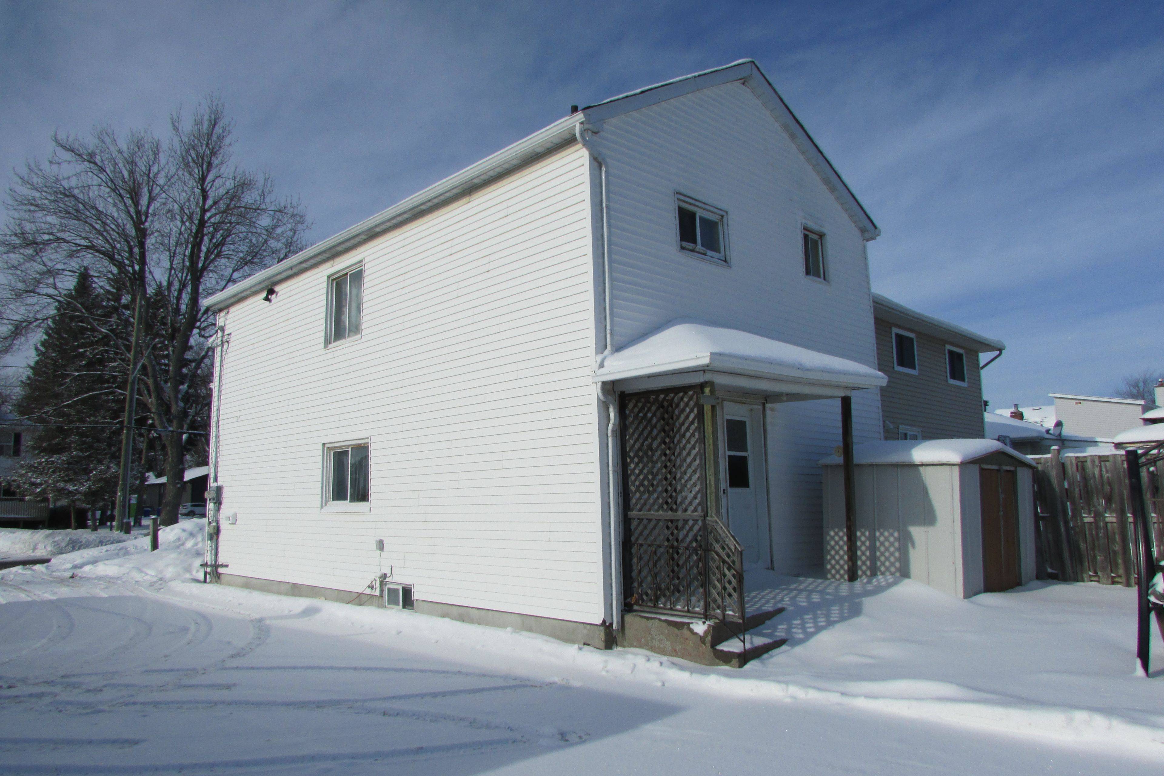 Cornwall, ON K6J 4K3,1117 Cumberland ST