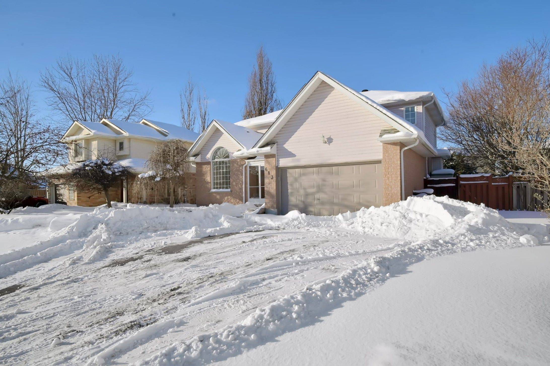 Guelph, ON N1H 8K2,683 Willow RD