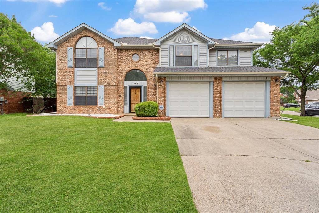 303 Hopewell Street, Grand Prairie, TX 75052