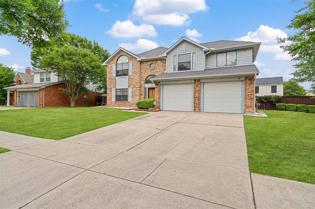 303 Hopewell Street, Grand Prairie, TX 75052