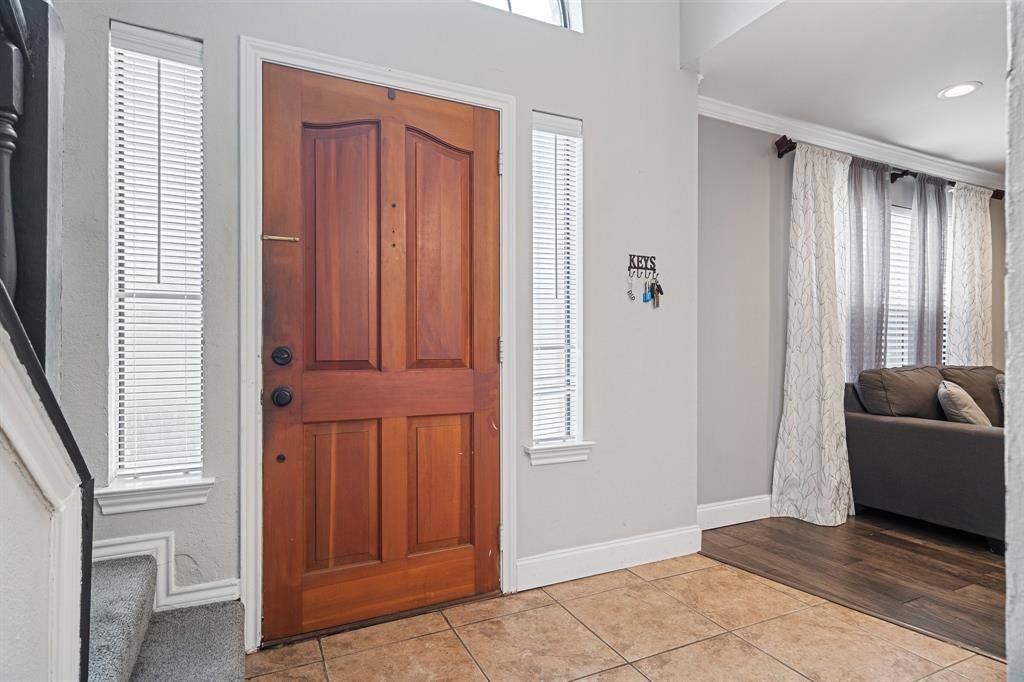 303 Hopewell Street, Grand Prairie, TX 75052