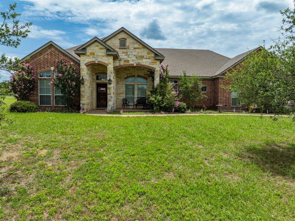 845 W County Line Road E, West, TX 76691